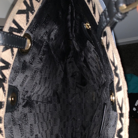 Michael kors tote - Picture 2 of 4